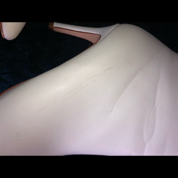 White pointed booties - Picture 7 of 8